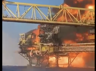 Llamaradas en Pemex